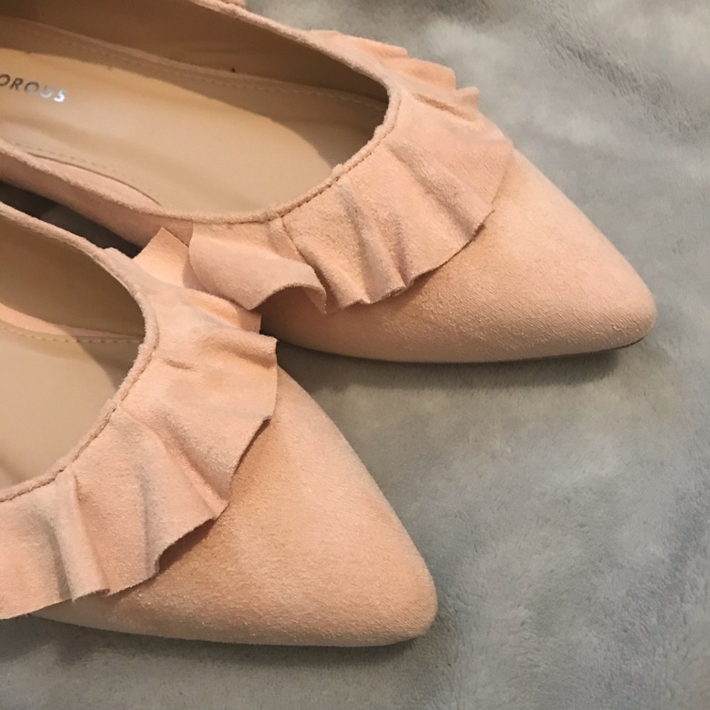 Ruffle pink pale flats